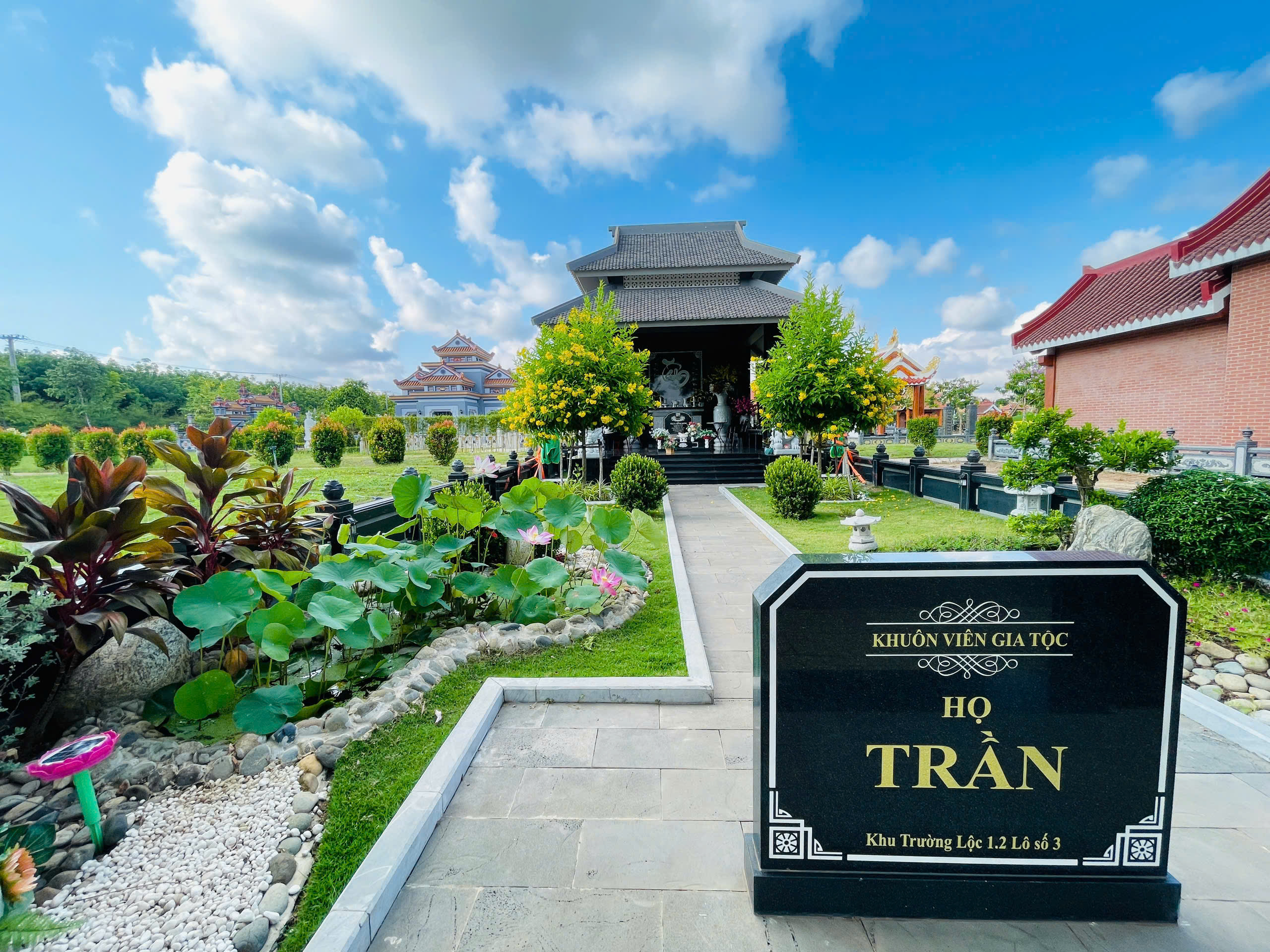 Chọn vị trí đất mộ gia tộc theo tuổi và mệnh gia chủ