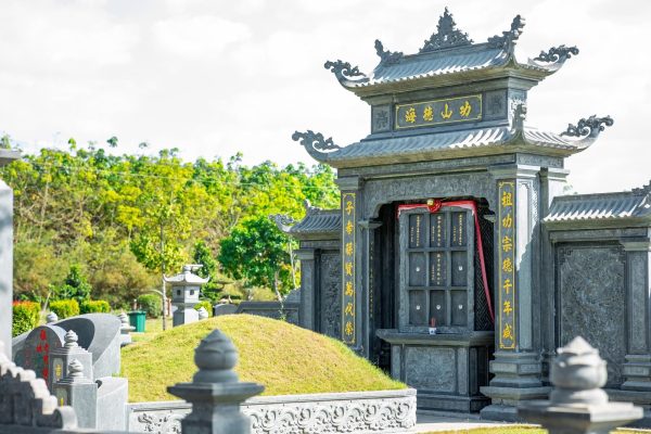 mua đất xây mộ người Hoa