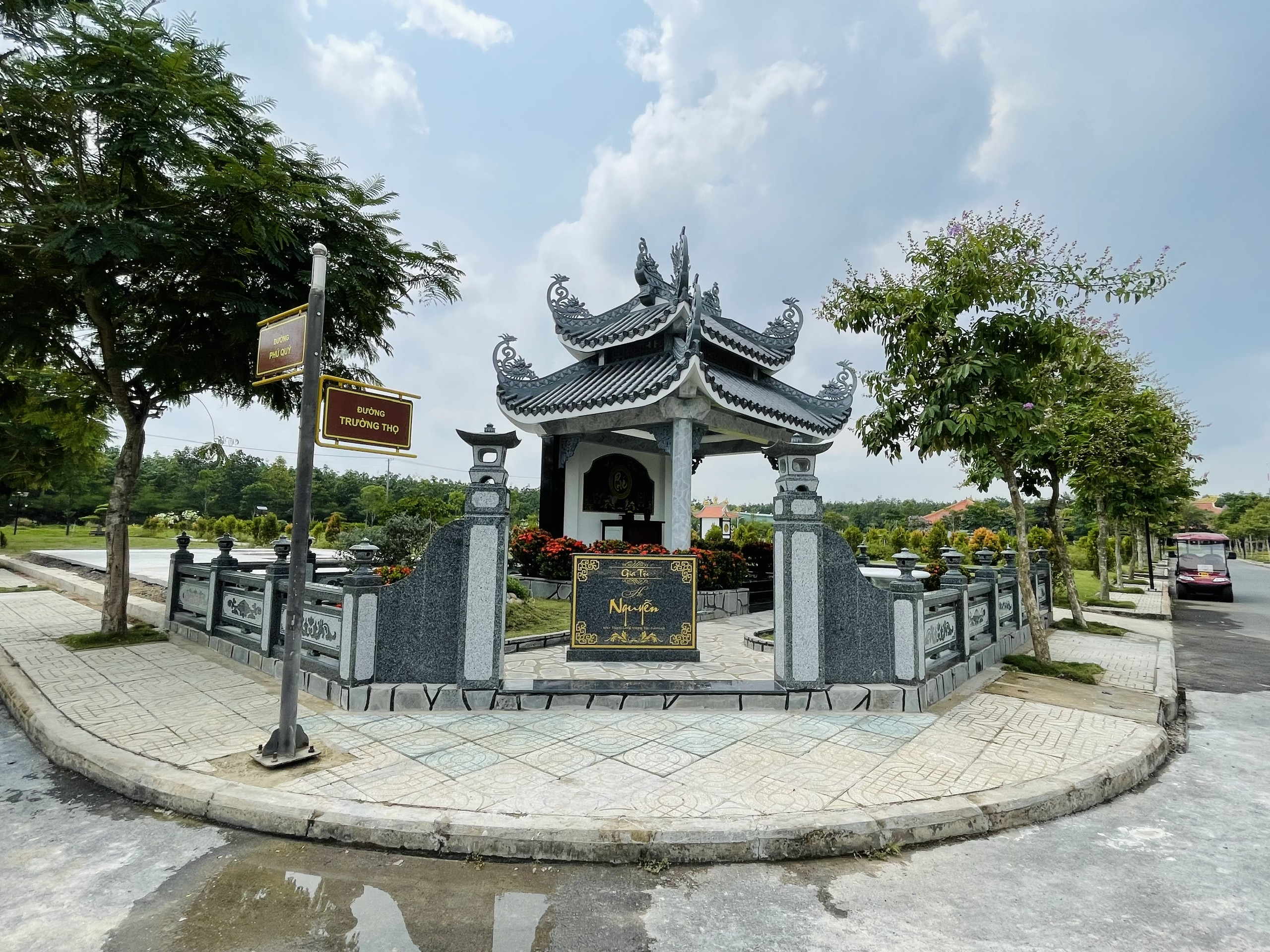 Chọn hướng mộ đẹp
