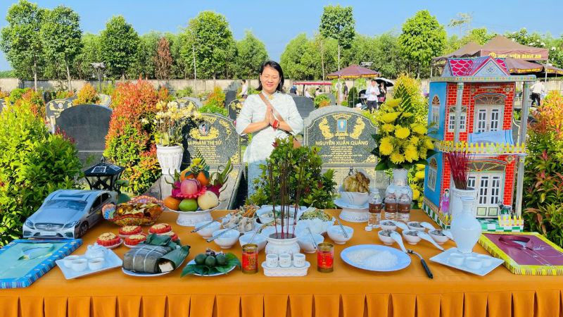 Lễ cầu siêu tại nghĩa trang