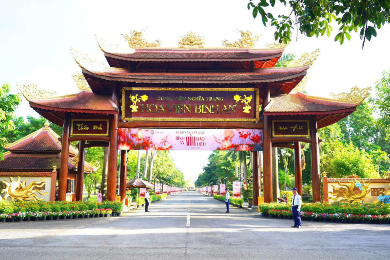 Xe đưa đón tham quan nghĩa trang